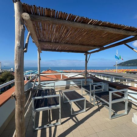 Hotel Bagno Stella Del Mare 마리나 디 카라라 외부 사진